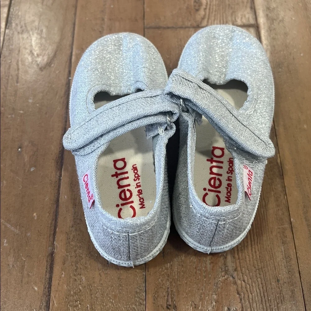 Cienta silver metallic sparkle hook and loop Mary Jane sneakers size 22 US 6
